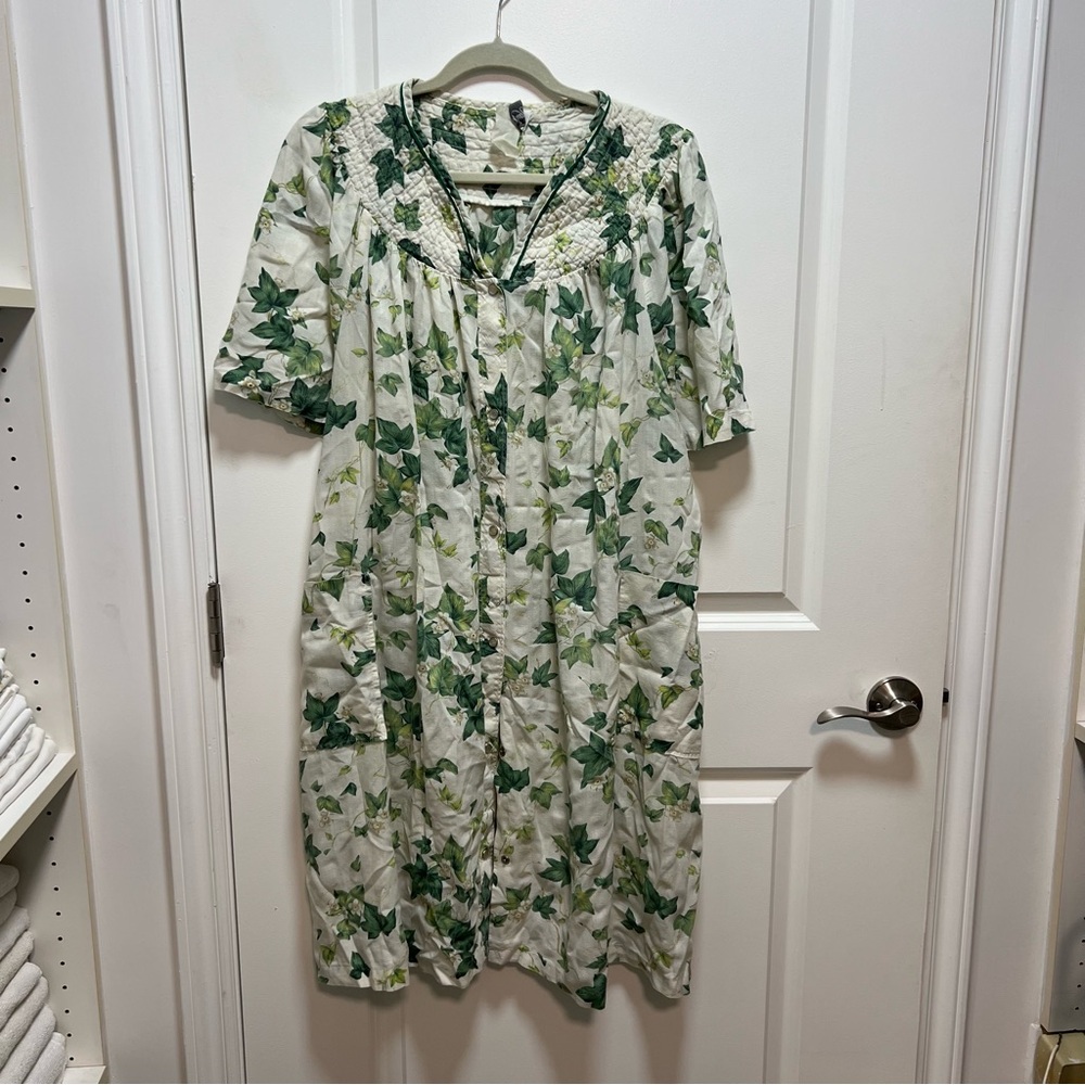 Vintage - Vanity Fair Green Floral Chemise size L